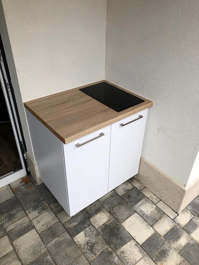 Zr9 Apartment Zamardi Luaran gambar